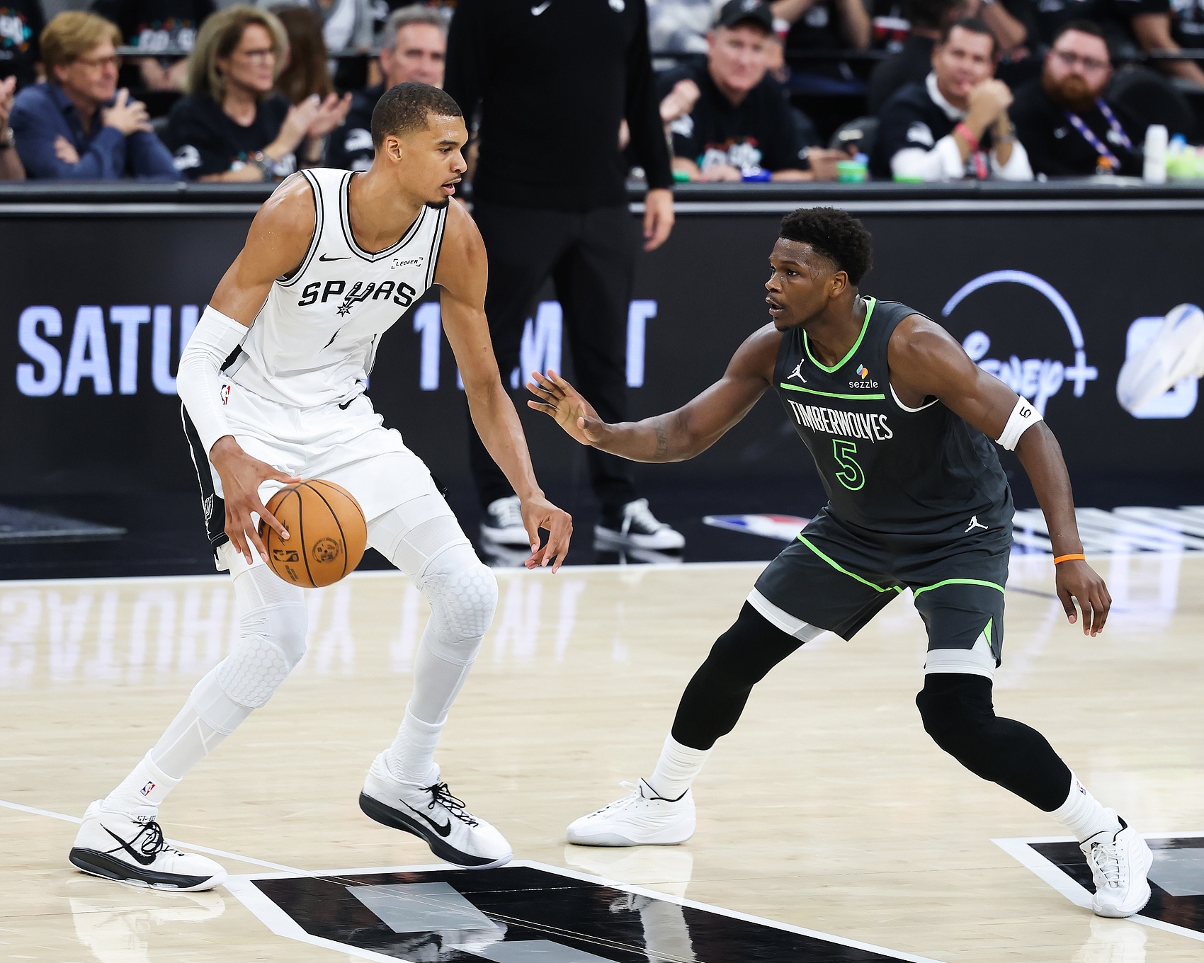 博鱼体育官方入口-NBA彩经：夺回主场优势 马刺客场擒下森林狼